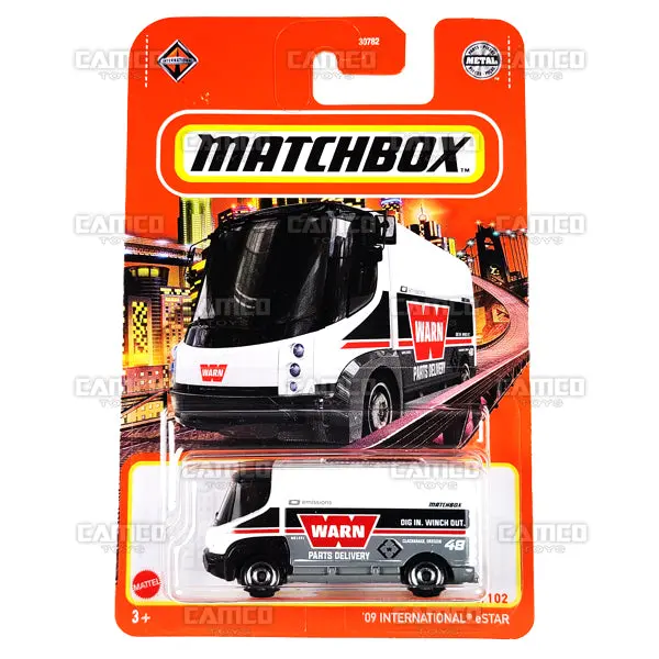 09 International Estar #76 White - 2022 Matchbox 1
