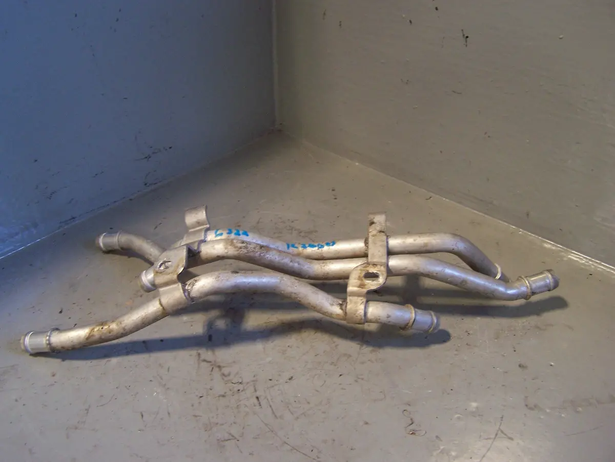 Range Rover L322 Coolant Water Valve Pipe Metal 7H42-8K520-Ta 2006 To 2013 1