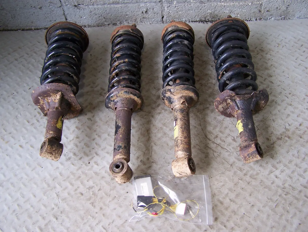 Discovery 3 Coil Shock Set X4 Springs Conversion Dunlop 03139A Land Rover L04075 1