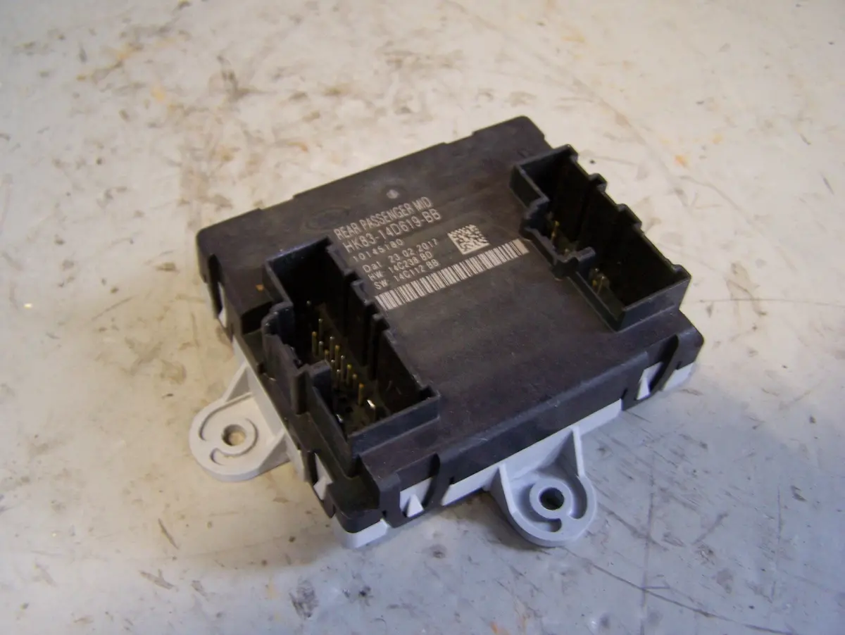 Discovery Sport Door Module Ecu Near Side Rear Hk83-14D619-Bb L550 2014 To 2019 2