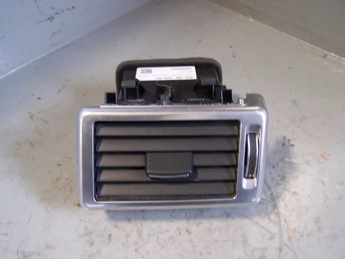 Discovery Sport Air Vent Dashboard Off Side Right L550 Land Rover 2014 To 2019 1