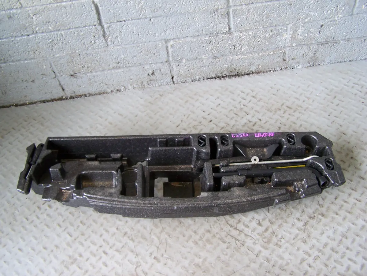 Discovery Sport Tool Storage Boot With Jack L550 Land Rover 2014 To 2019 1