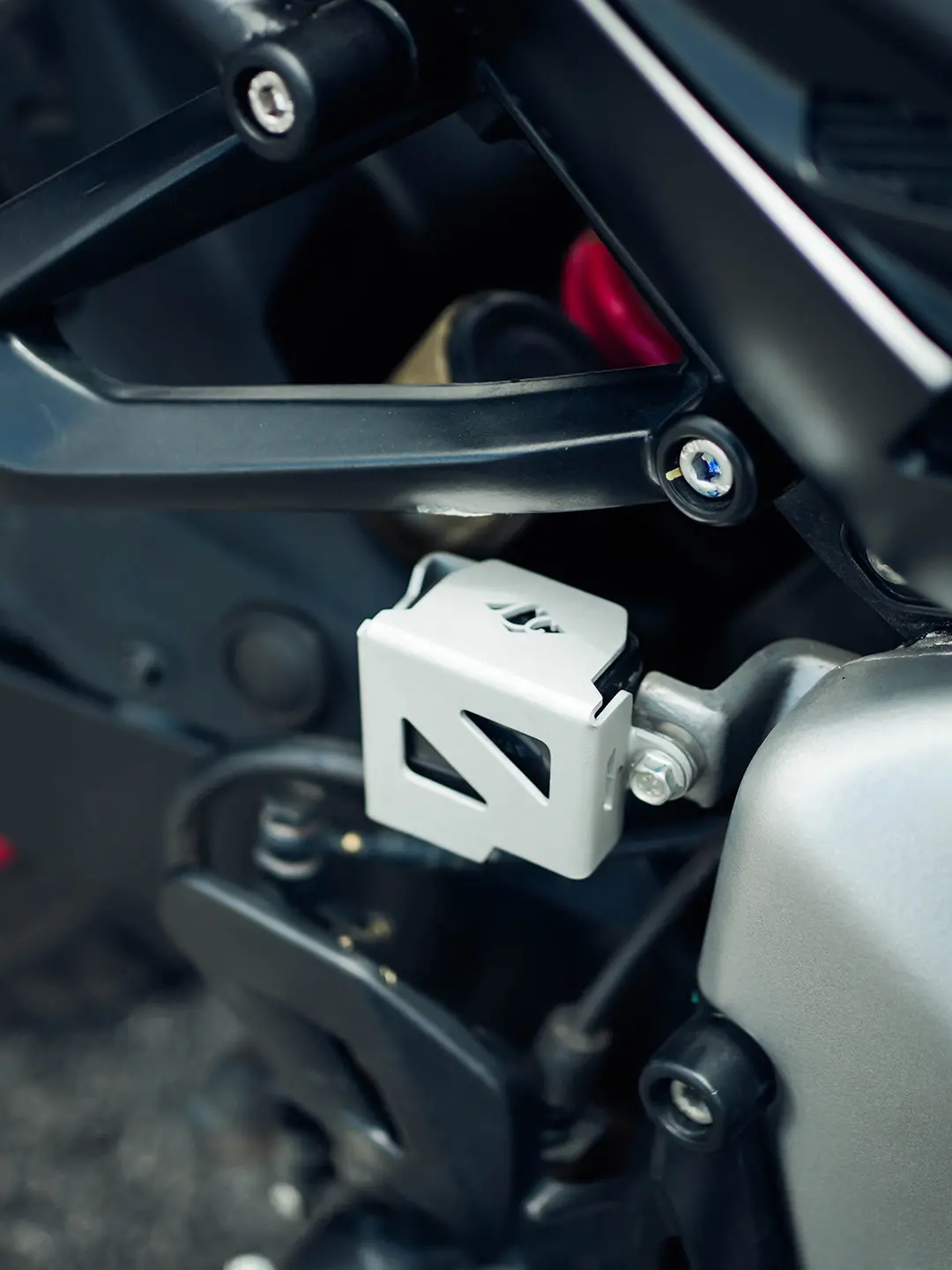 Legundary Bajaj Pulsar Ns400z Casque Rear Oil Cap 1