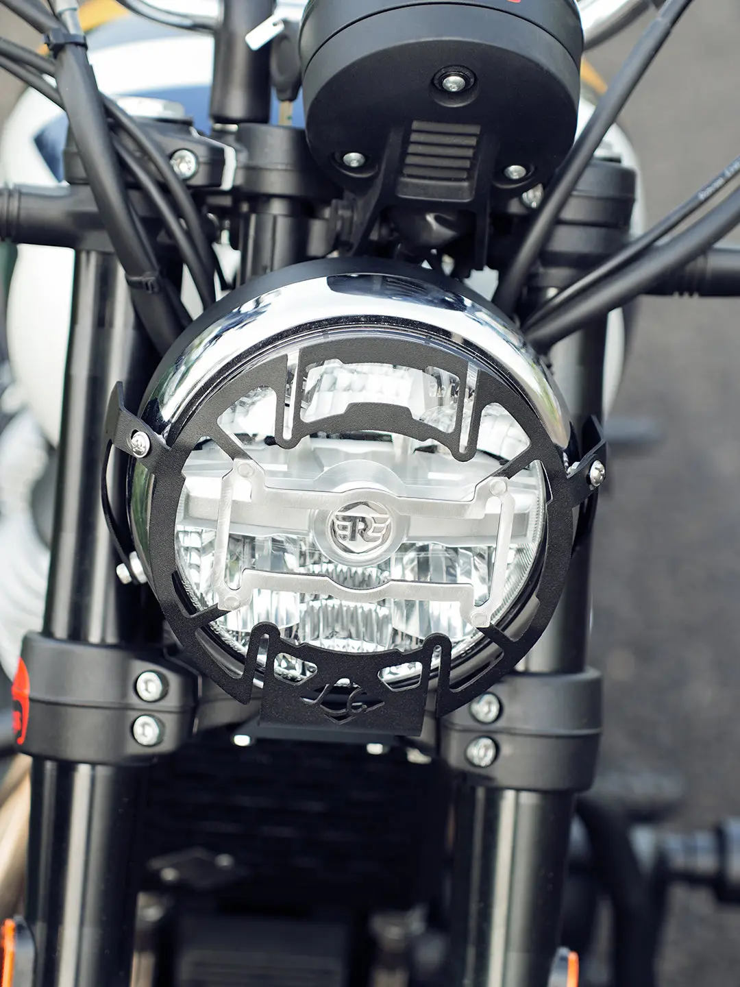 Legundary Re Bear 650 Mig Headlight Grill With Number Plate 1