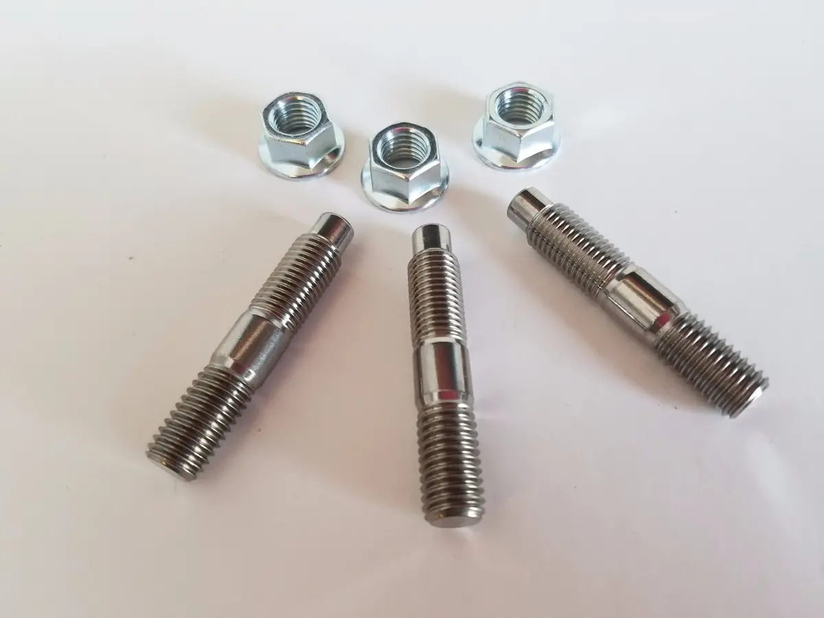 Exhaust Manifold Studs And Nuts 1