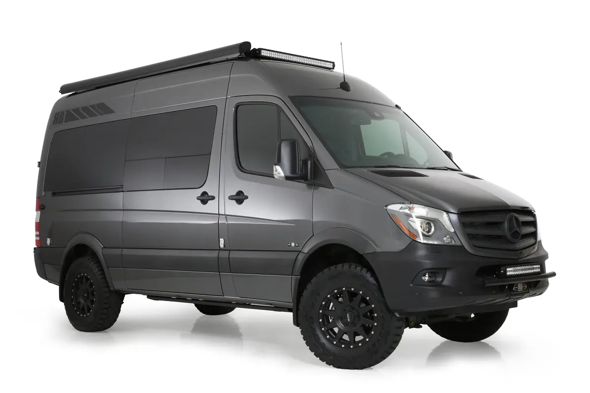 Rb Touring Van Cb - 144" 4X4 1