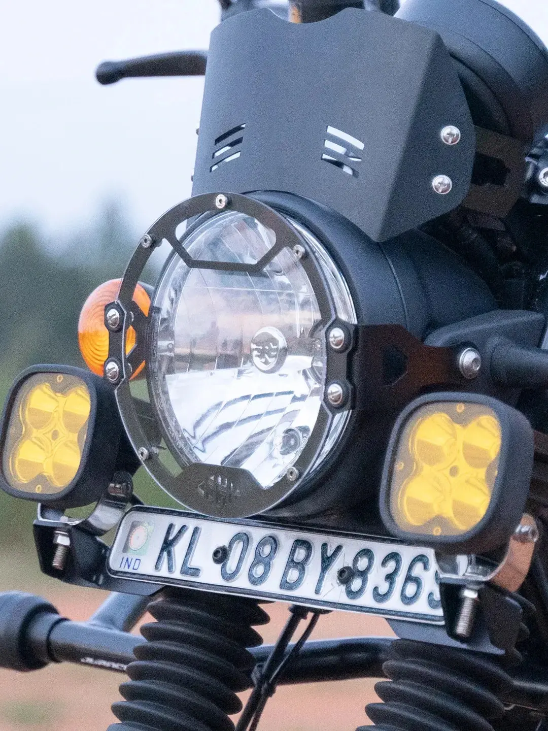 Legundary Re Hunter 350 Oculus Shield 1