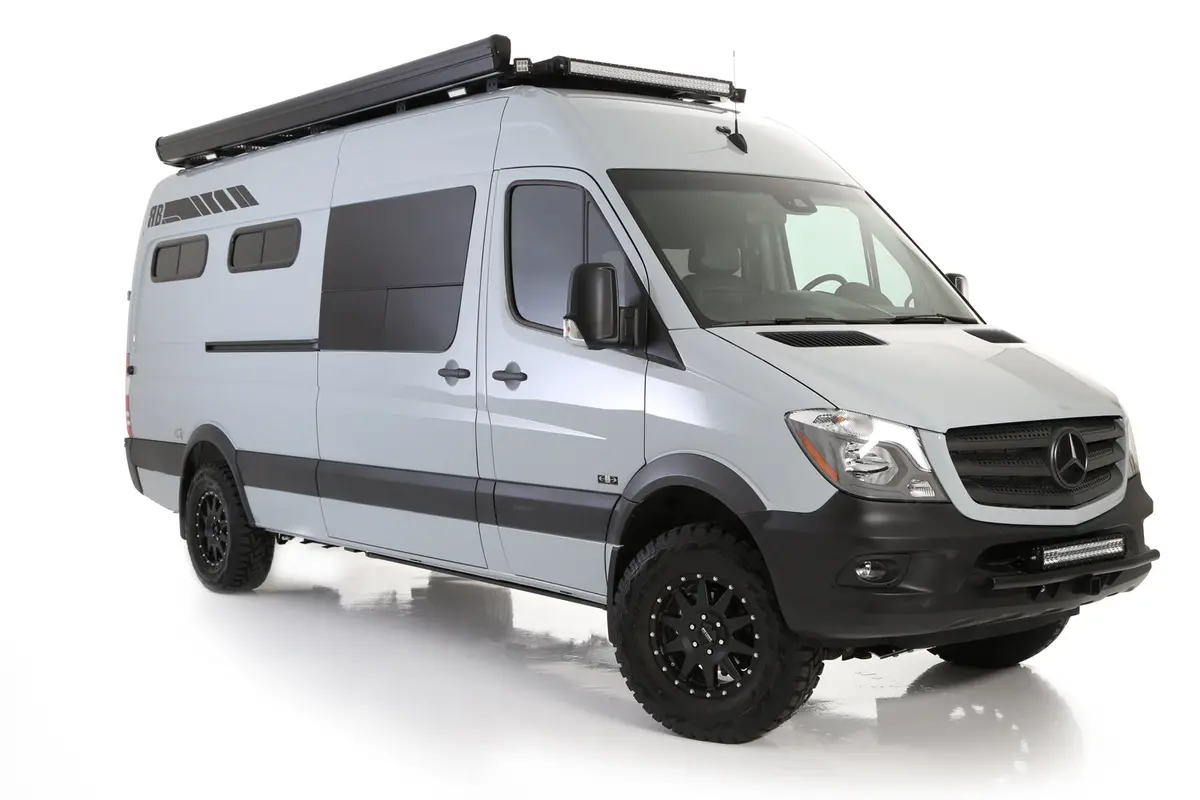 Rb Touring Van Cm - 170" 4X4 1