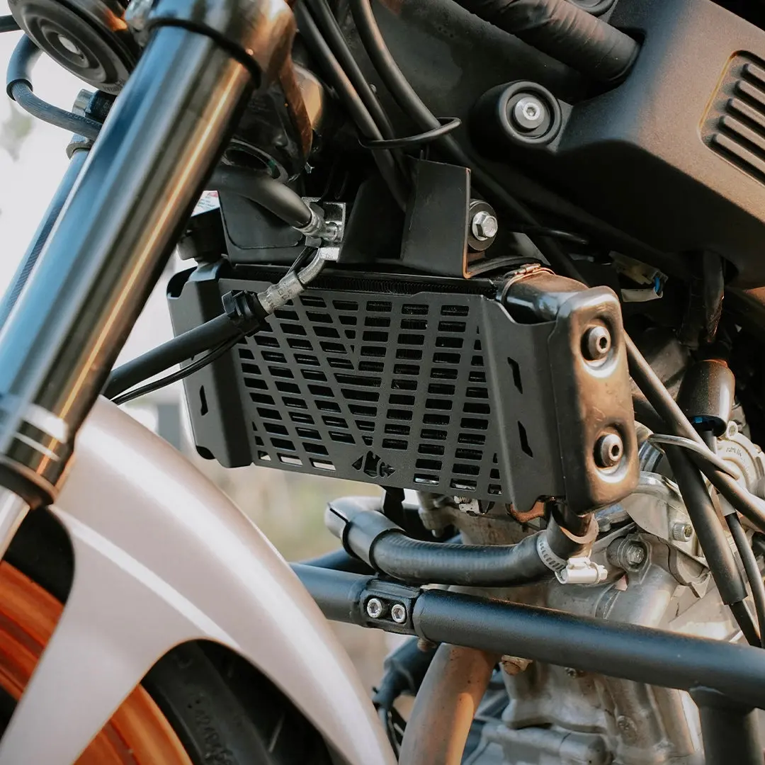 Legundary Yamaha Xsr 155 Vector Radiaotr Grill Black 1