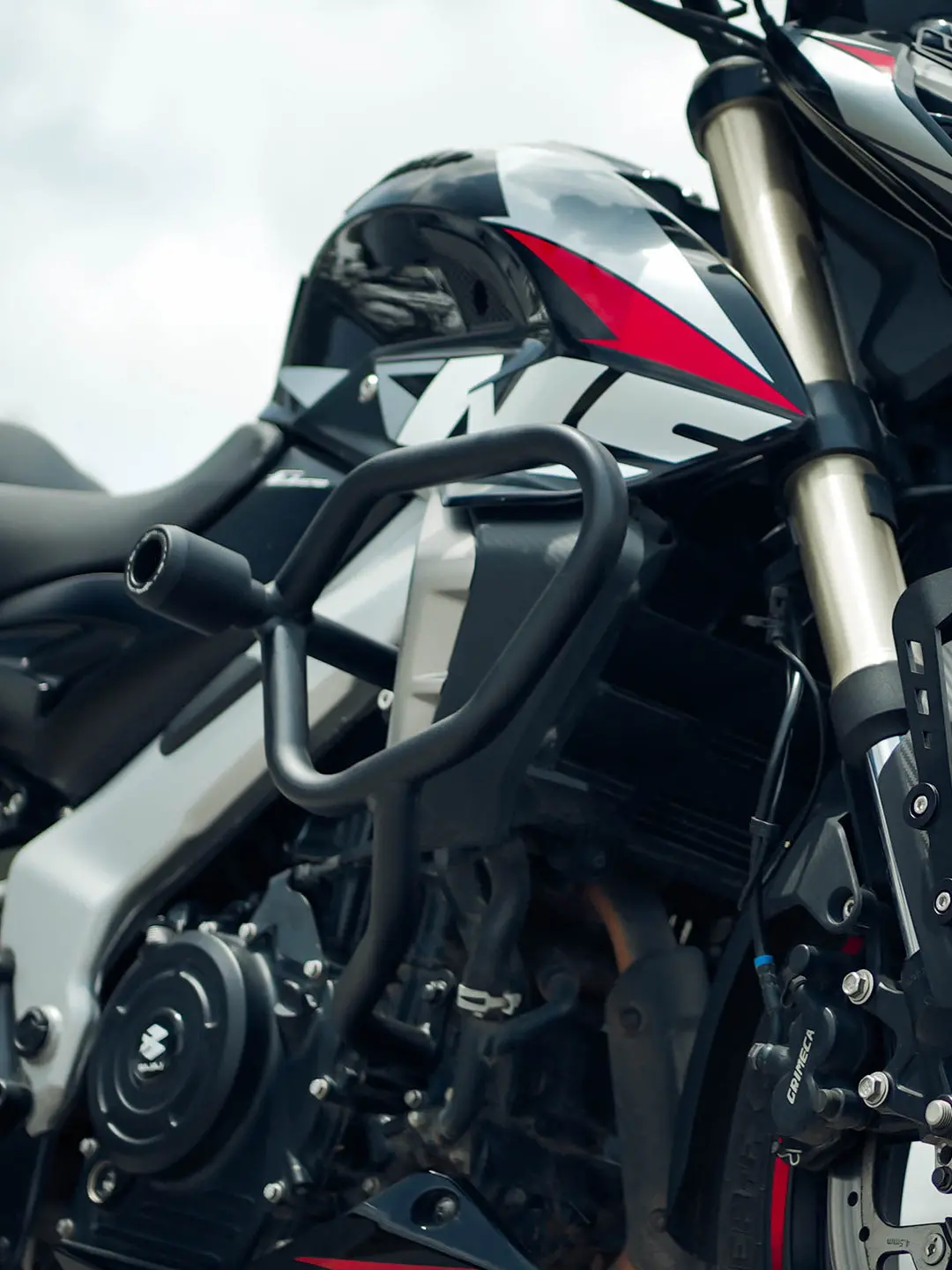 Legundary Bajaj Pulsar Ns400z Pegasus Crash Guard With Slider 1
