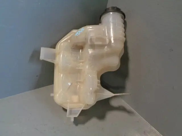 Discovery 4 Expansion Tank Coolant Ah22-8A080-Ah Tdv6 Land Rover 2009 To 2016 1