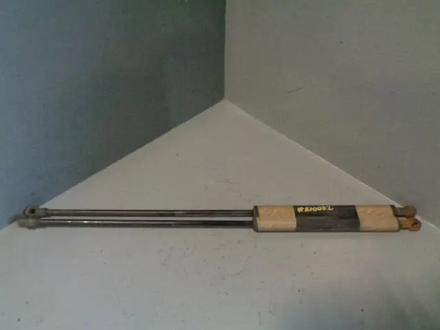 Range Rover L322 Upper Tailgate Gas Struts Pair Of 2002 To 2009 1