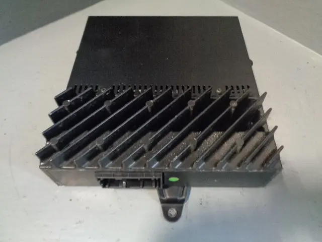 Range Rover Amp Amplifier L322 Lear Xqk000020 Land Rover 2002 To 2006 1