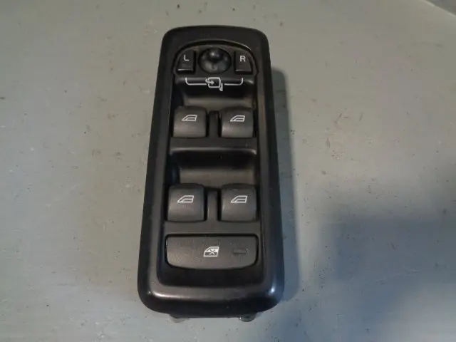 Discovery 4 Drivers Master Off Side Window Switch With Trim Land Rover 1