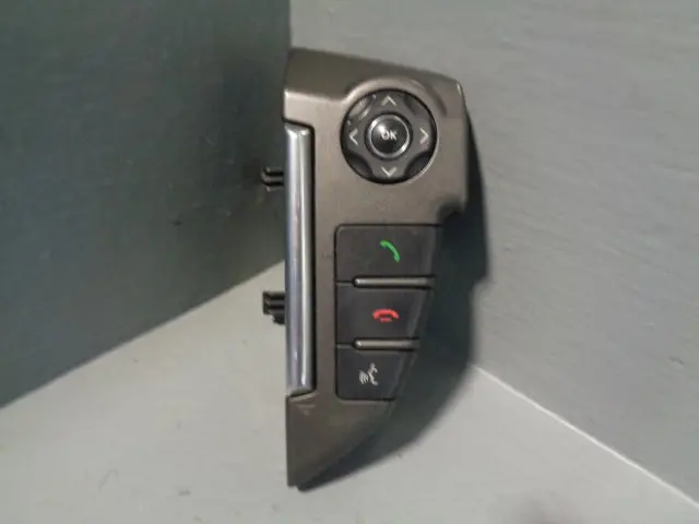 Discovery 4 Steering Wheel Audio Phone Controls Ah22-13D767-Dc Land Rover 1