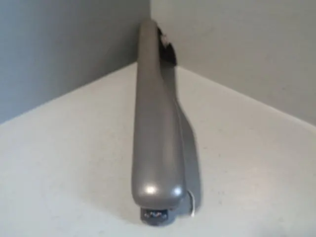 Range Rover L322 Arm Rest In Grey Near Side Front 2002 To 2006 K10082 1