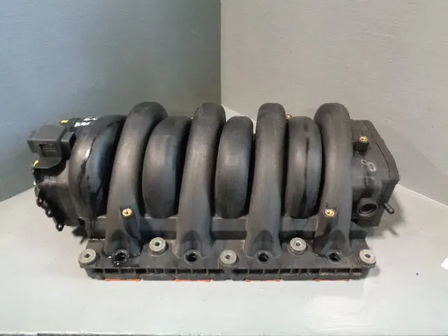 Range Rover L322 Plenum Chamber Inlet Manifold 4.4 V8 M62 Intake 2002 To 2006 1
