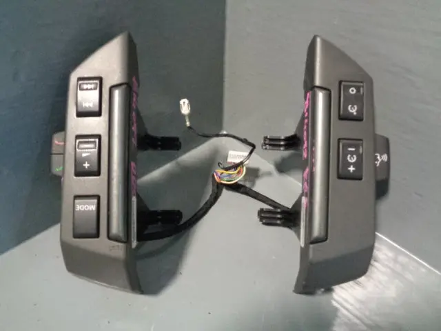 Range Rover Sport Steering Wheel Audio And Cruise Controls 2005 To 2009 B14092 1