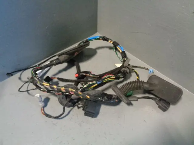 Discovery 4 Near Side Door Wiring Loom Rear Left Ah22-14633-Eb Land Rover 1