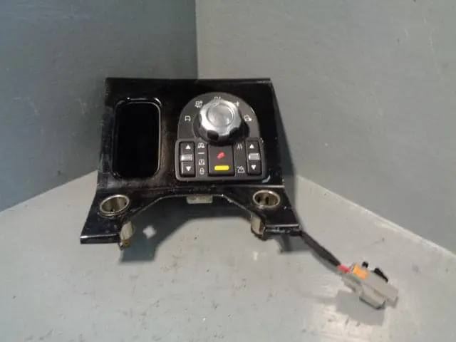 Discovery 4 Suspension And Terrain Control Panel Surround Trim Land Rover Black 1