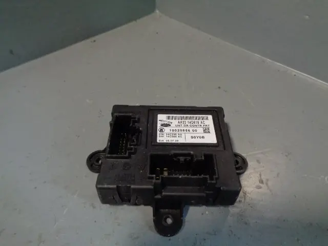Discovery 4 Off Side Front Door Control Module Ecu Ah22-14D618-Ac Land Rover 1