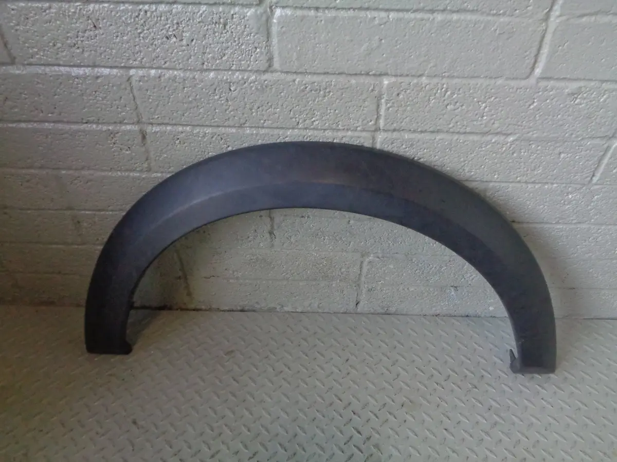 Discovery 3 Wheel Arch Moulding Trim Wing Front Off Side Land Rover 2004 To 2009 1