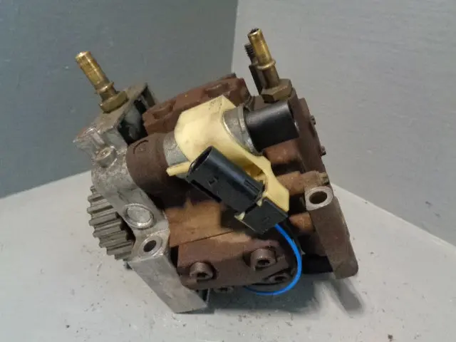 Discovery 3 Injector Fuel Pump High Pressure 2.7 Tdv6 4S7q-9B395-Aj Euro 3 1