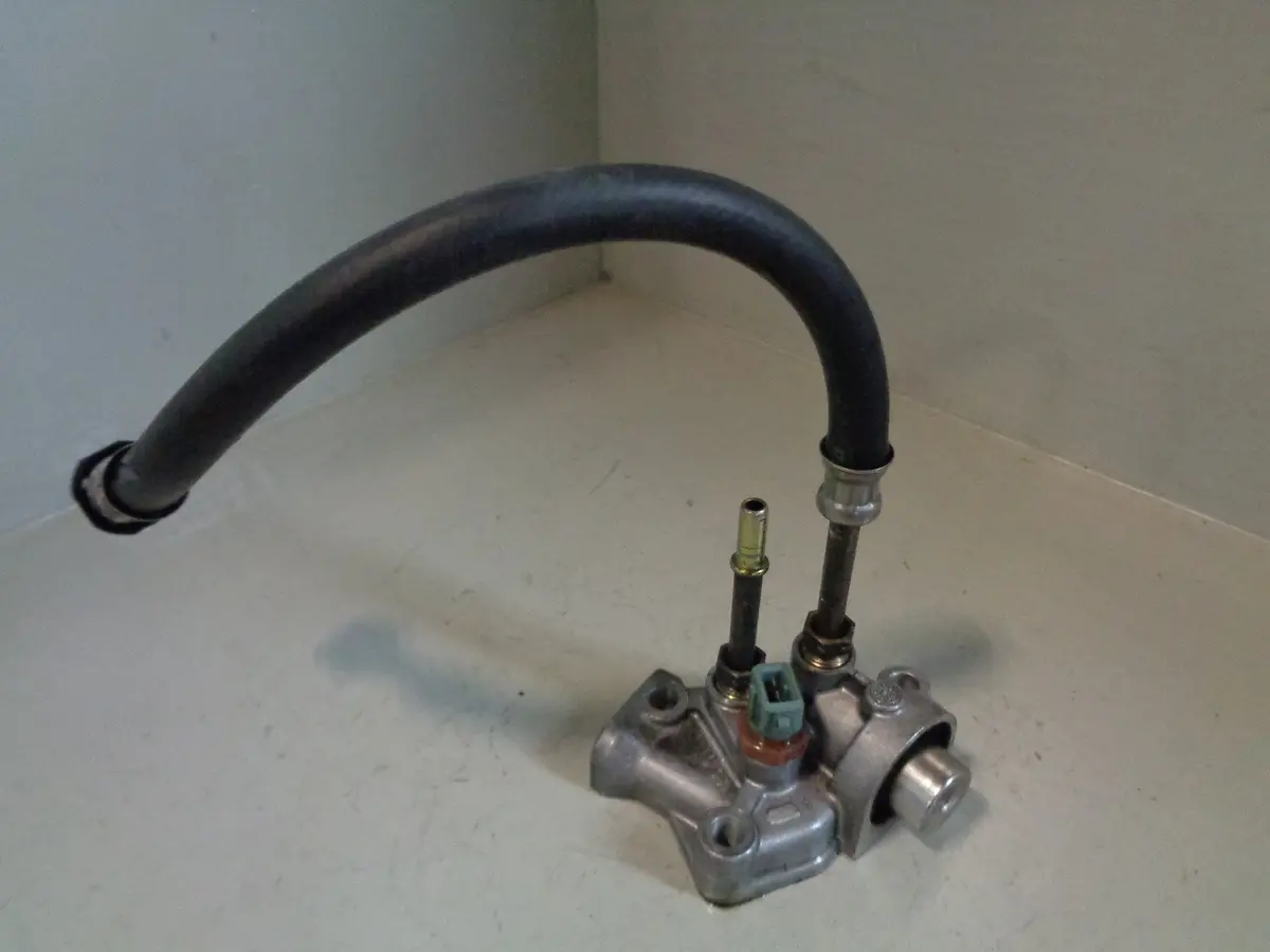 Discovery 2 Fuel Pressure Regulator With Pipe Mso000030 Td5 10P Land Rover 1