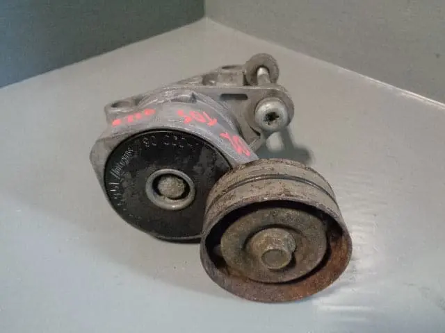 Discovery 2 Td5 Alternator Drive Belt Tensioner Pulley Err6951 Land Rover 1