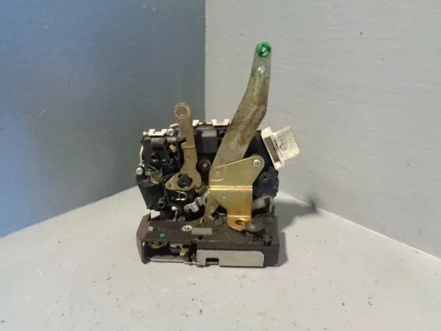 Discovery 2 Tailgate Actuator Lock Rear Boot Land Rover 1998 To 2004 1