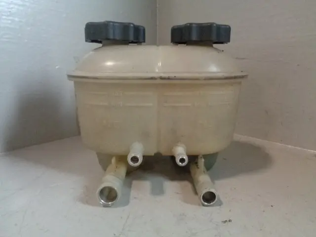 Discovery 2 Power Steering And Ace Reservoir Land Rover 1998 To 2004 1
