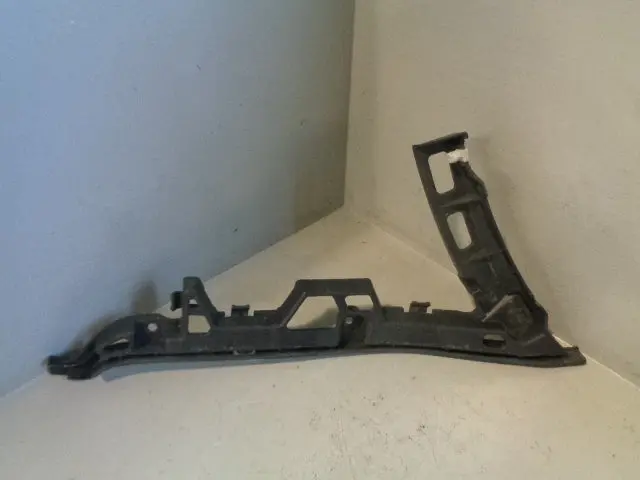 Range Rover Sport Bumper Support Bracket Near Side Rear L320 Dqn000071 1