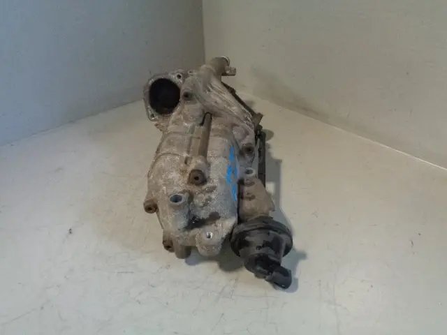 Discovery 4 Egr Valve And Cooler 3.0 Tdv6 Left Side Range Rover Sport L320 2