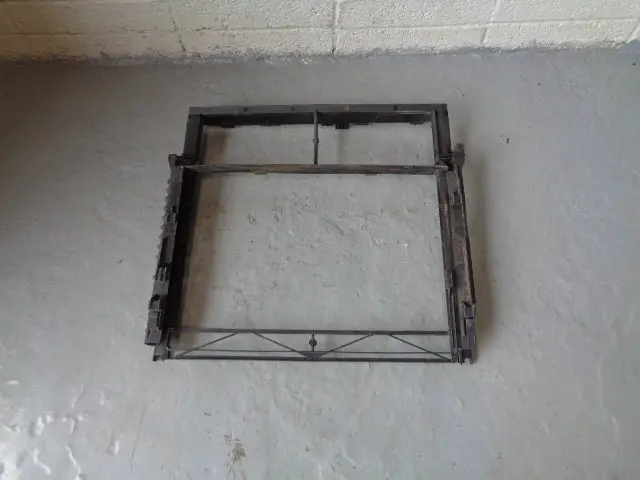 Range Rover L322 Radiator Housing Frame Mounting 4.4 V8 2002 To 2006 1
