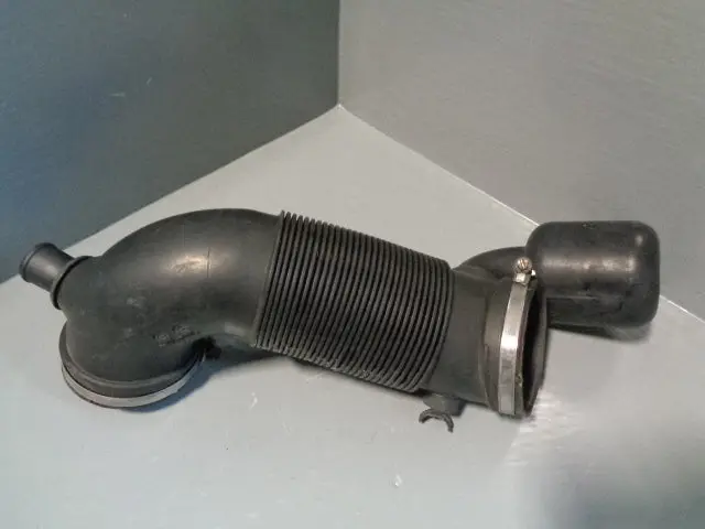 Discovery 2 Air Intake Pipe Esr4236 4.0 V8 Petrol Land Rover 1998 To 2004 1