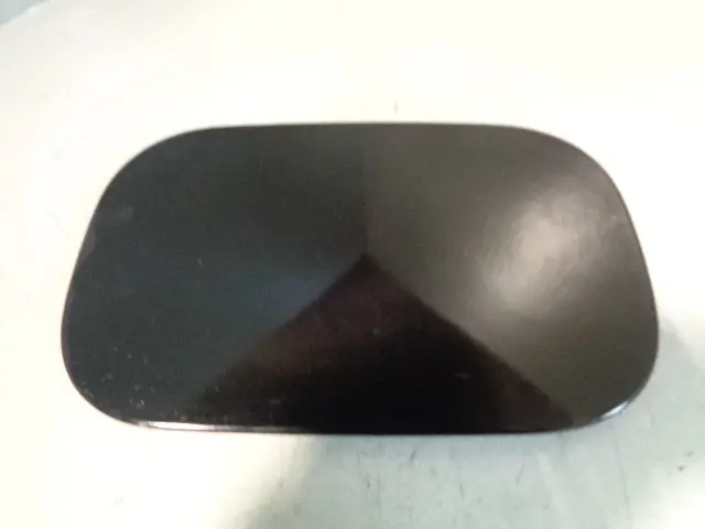 Discovery 3 Fuel Filler Flap In Java Black Land Rover 2004 To 2009 1