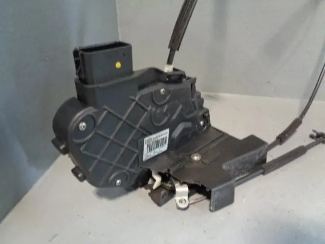 Discovery 3 Door Lock Motor Actuator Solenoid Near Side Front Land Rover 2004 To 2009 1