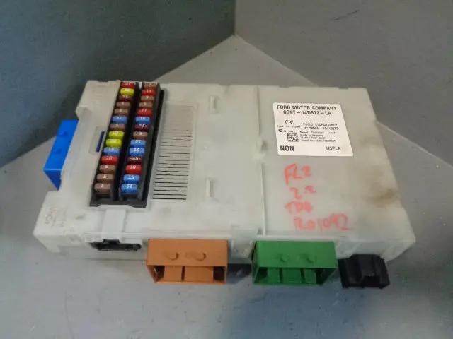 Freelander 2 Fuse Box Assembly 6G9t-14D572-La Land Rover 2006 To 2015 1