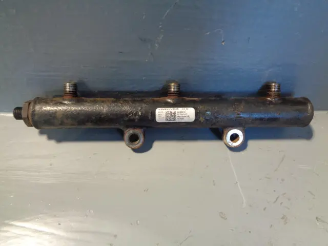 Discovery 3 Diesel Fuel Rail Range Rover Sport 2.7 Tdv6 4R8q-9D280-Bc 2004 To 2009 1