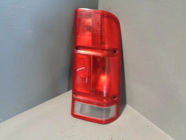 Discovery 2 Rear Tail Light Cluster Upper Pre-Facelift Off Side Rear 1998 To 2002 1