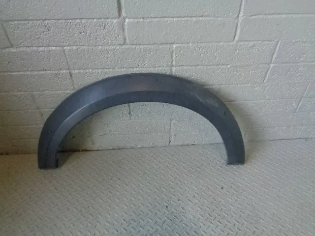 Discovery 3 Wheel Arch Moulding Trim Wing Front Near Side Land Rover 2004 To 2009 1