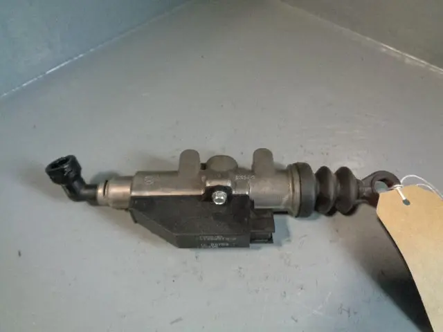 Discovery 3 Clutch Master Cylinder Stc500041 Manual Land Rover 2004 To 2009 1