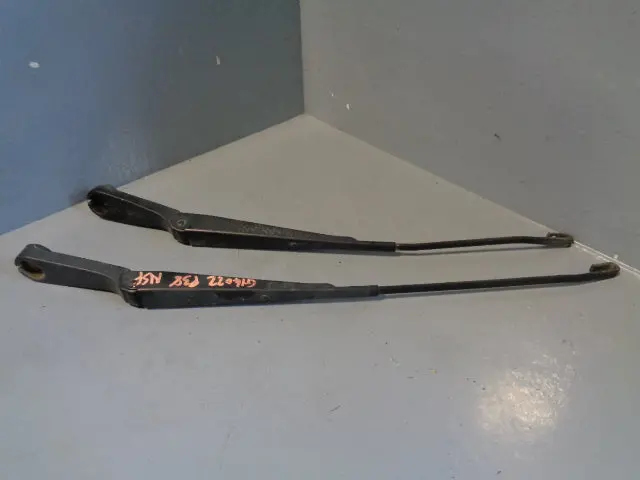 Range Rover P38 Windscreen Wiper Arms Front Pair 1994 To 2002 Land Rover 1