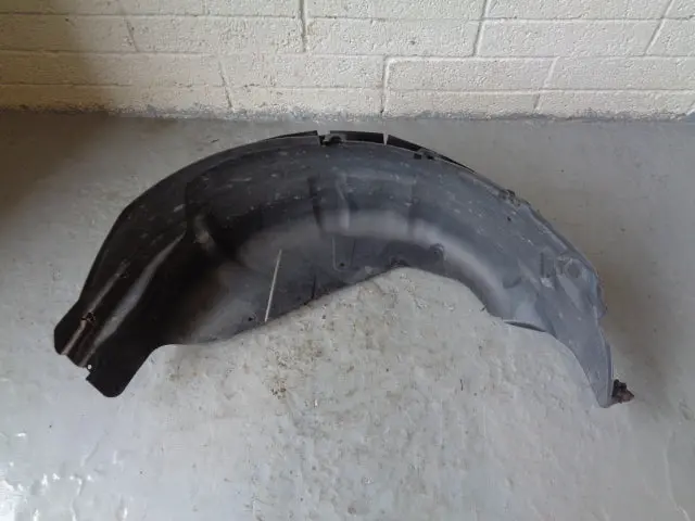 Discovery 4 Wheel Arch Liner Near Side Rear Land Rover 2009 To 2016 1