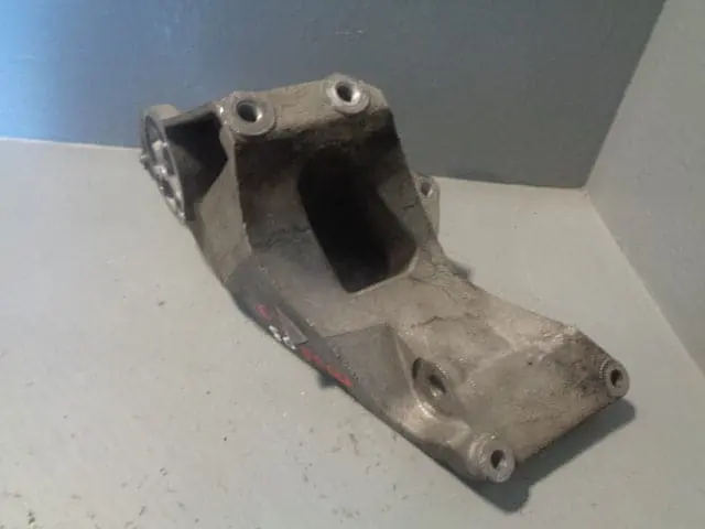 Alternator Bracket Mount 2.7 Tdv6 Ylu500290 Discovery 3 Range Rover Sport Euro 3 1
