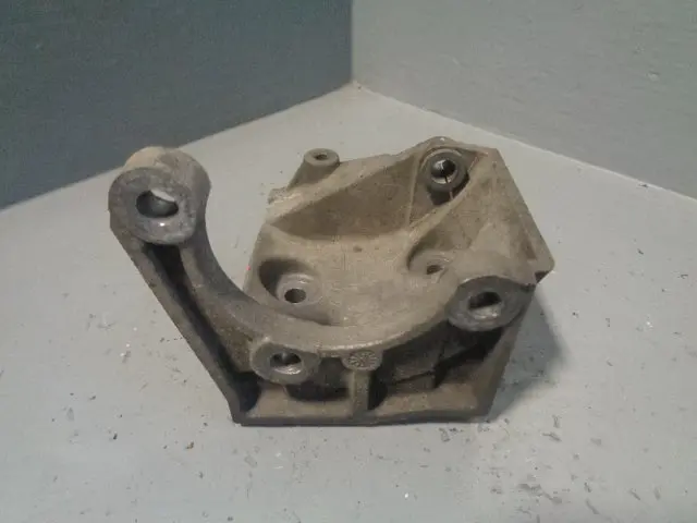 Power Steering Pump Bracket Discovery 3 Range Rover Sport 2.7 Tdv6 Euro 3 1