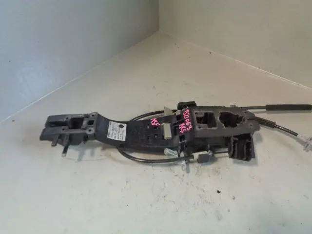 Range Rover Sport Door Handle Near Side Front External Base Cables 2005 To 2009 1