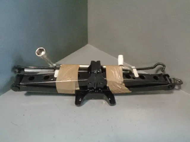 Range Rover L322 Scissor Jack And Handle With Wheel Brace Land Rover 1