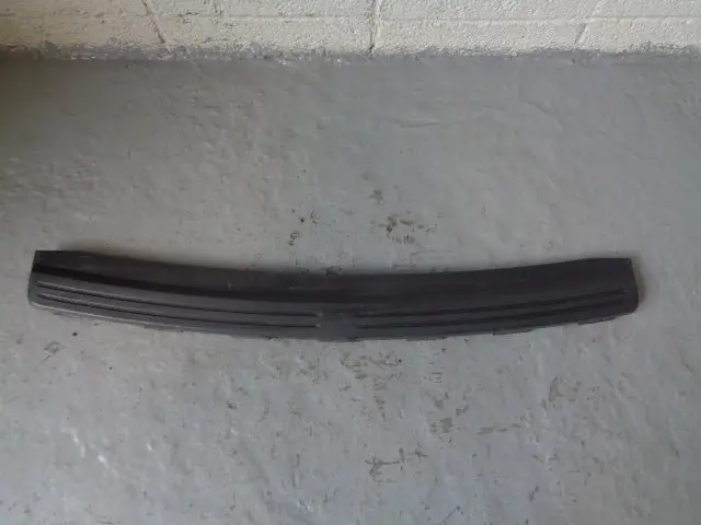 Discovery 3 Rear Bumper Scuff Load Trim 6H52-17877-Ac Land Rover 2004 To 2009 1