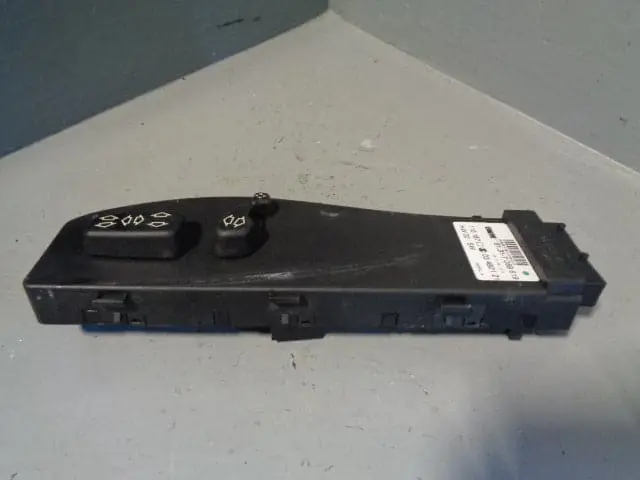 Range Rover L322 Electric Seat Switch Pack Near Side Front 61.31-7 069 619 1